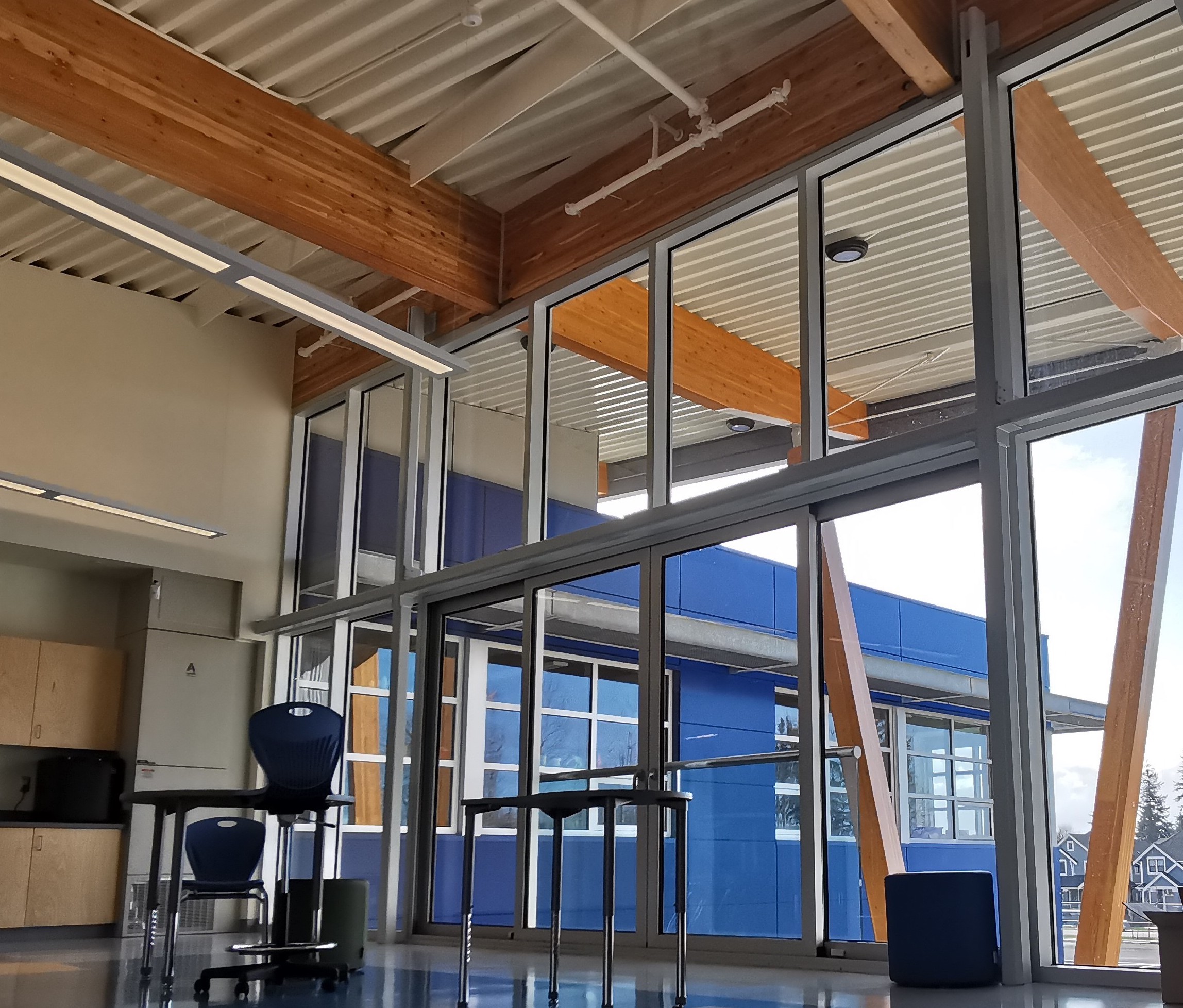 Edgewood Elementary, BC; images courtesy of Transparent Glazing Systems and Alumicor