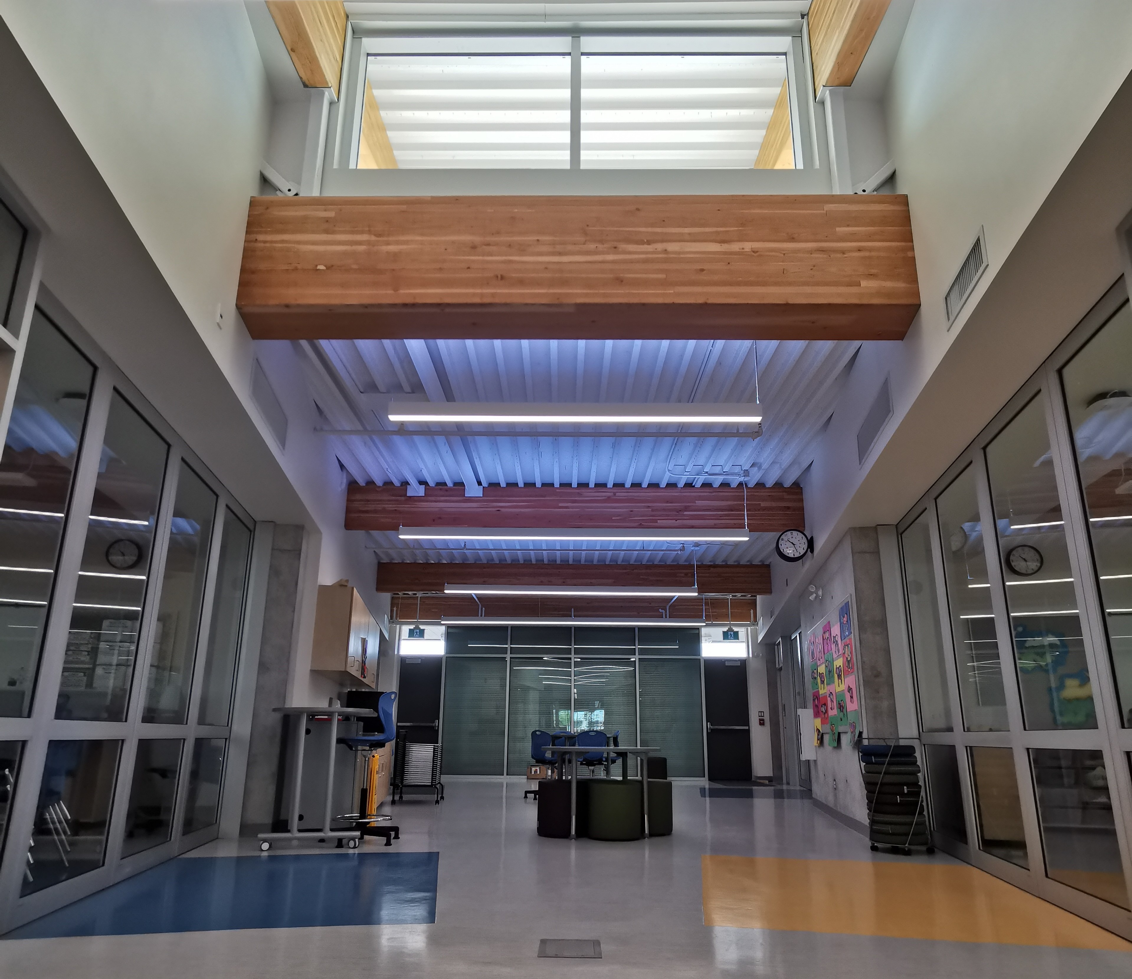 Edgewood Elementary, BC; images courtesy of Transparent Glazing Systems and Alumicor