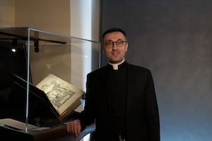 AQVA_Curator-DonGiacomoCardinali_BAV©OliviaRainaldi_web.jpg