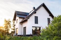 FGIA_FallSustainable_HomeWithGarden_Shutterstock-photoschmidt_web.jpg