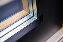 TB-1601cover_CapilleryTubes-WindowFrame_shutterstock_web.jpg