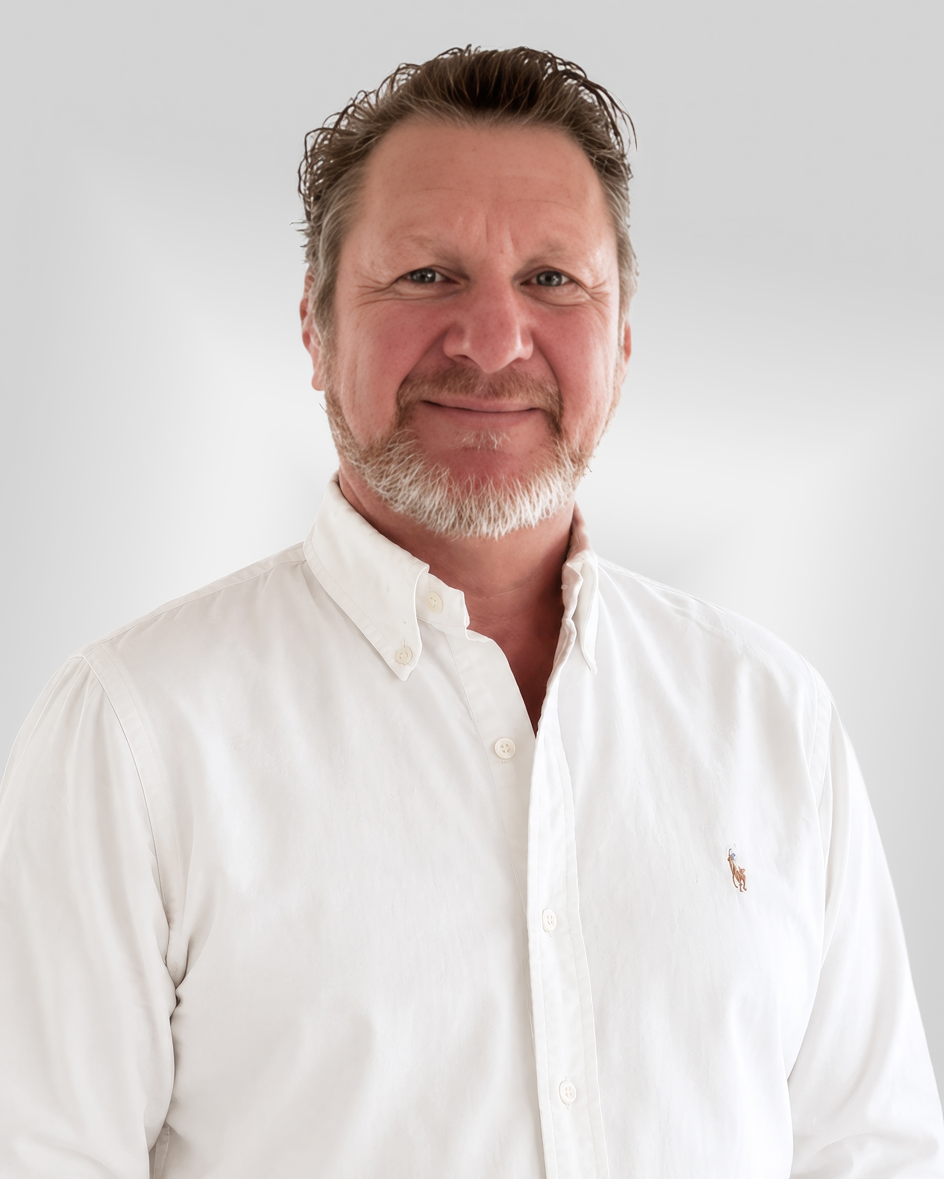 McQuarrieAssoc_StephanHolzmuller_vrt.jpg