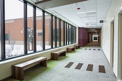 7MI-PineRestPediatricCtrBehavioralHealth-hallway©PineRest-ApogeeArchitecturalMetals-web.jpg