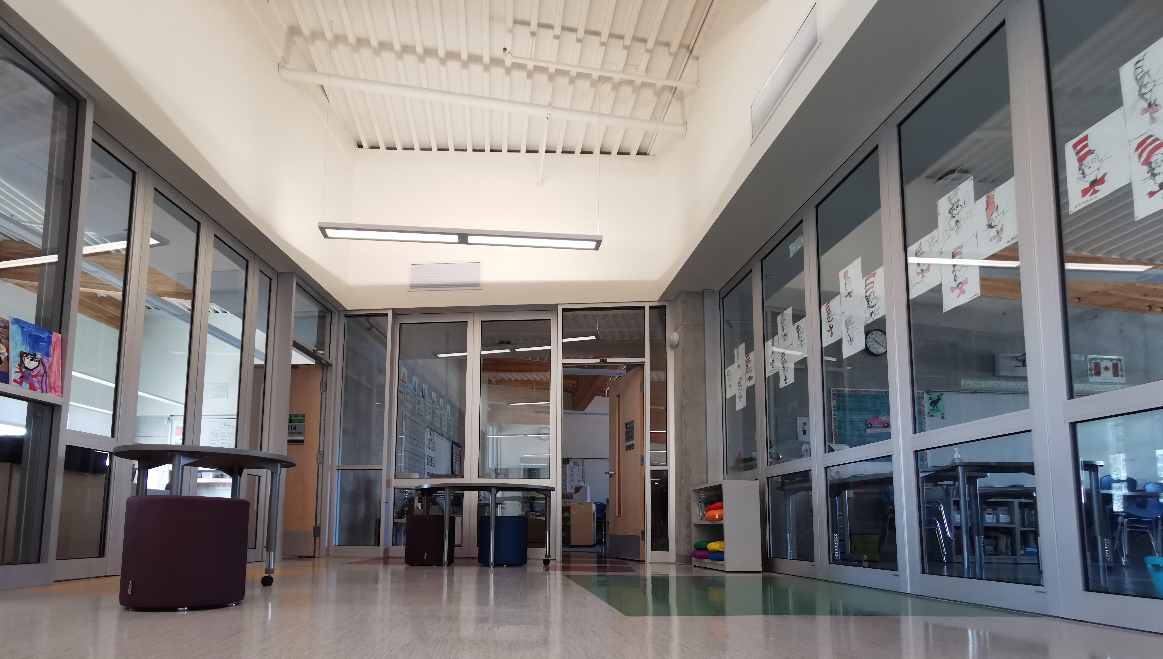 Edgewood Elementary, BC; images courtesy of Transparent Glazing Systems and Alumicor