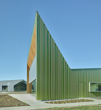 Thaden School, ©Timothy Hursley Photography, courtesy of courtesy of Sherwin-Williams Coil Coatings